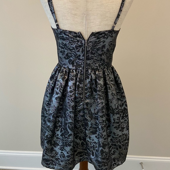 🖤♥️ Material Girl Party Dress GUC♥️🖤 - Picture 8 of 10